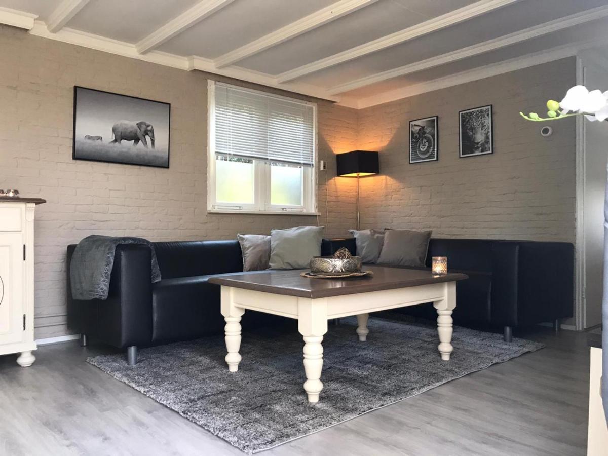 Omheind Chalet Met Prive Hottub. Op De Veluwe Villa Voorthuizen Exteriör bild