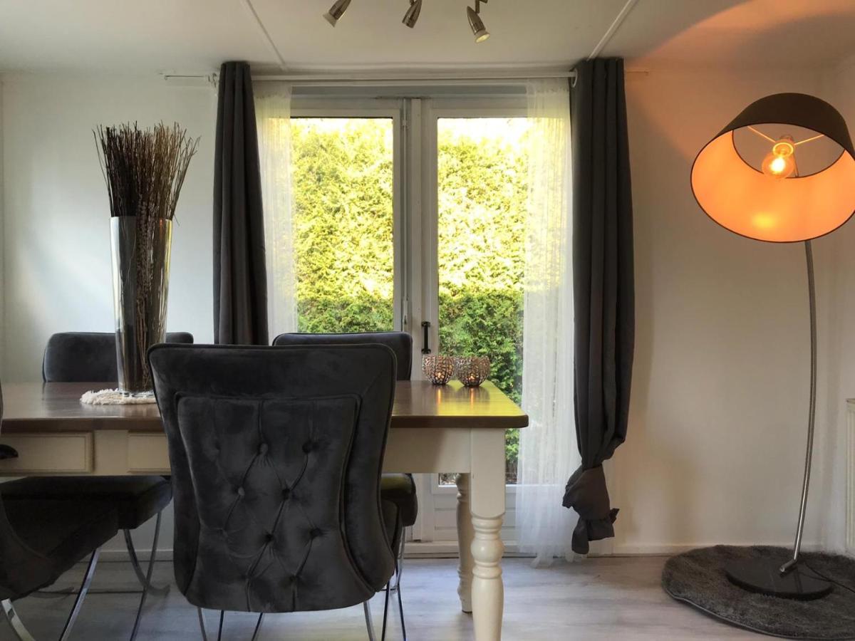 Omheind Chalet Met Prive Hottub. Op De Veluwe Villa Voorthuizen Exteriör bild